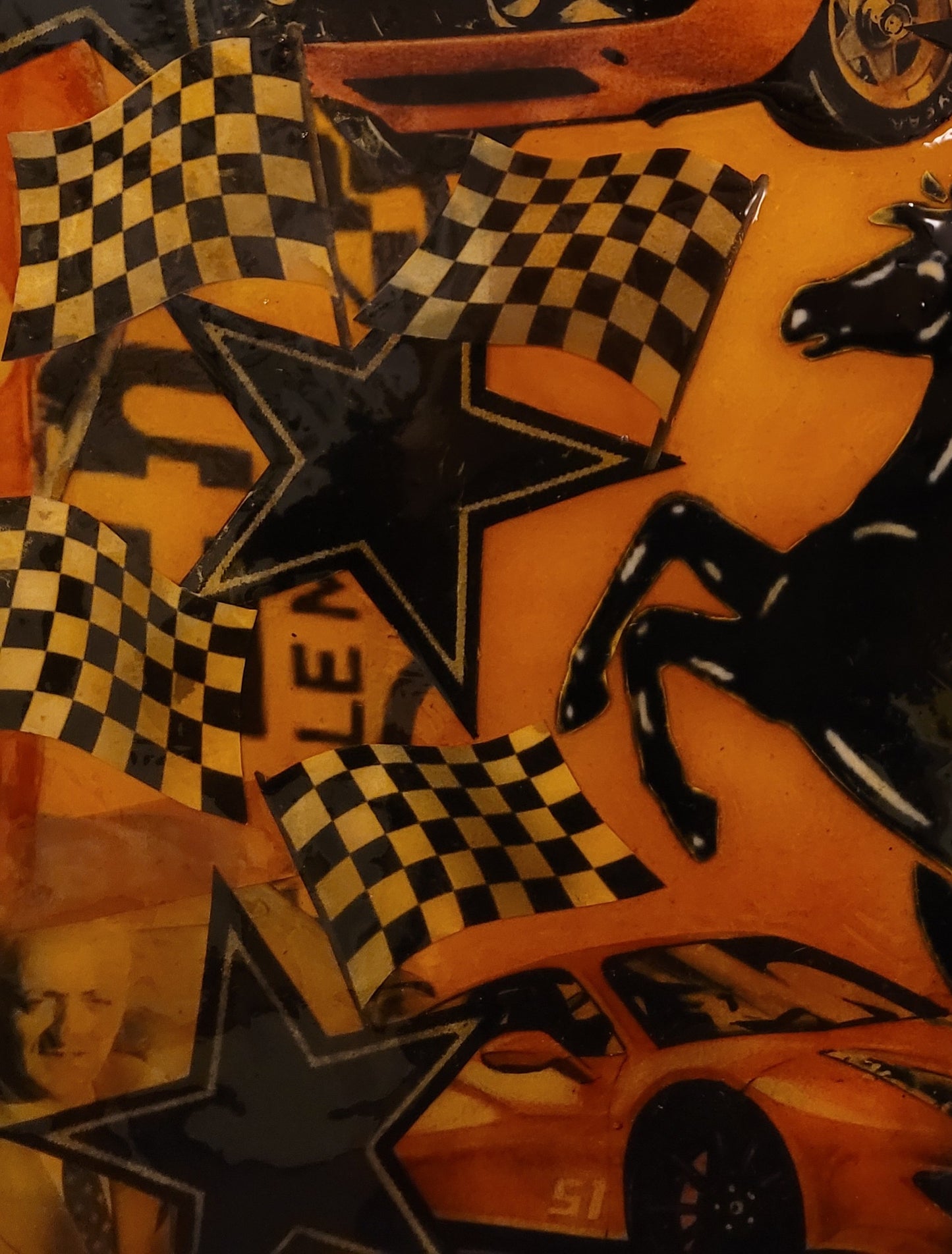 CAVALLINO FERRARI     Tableau Art Automobile sur toile réalisé par RSPK.      Œuvre originale inspirée de l'univers FERRARI, technique mixte, série vintage, certificat d'authenticité fourni.